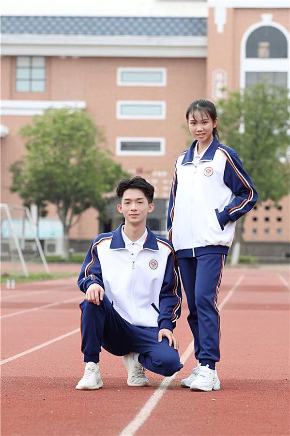 承接各類(lèi)中小學(xué)校服設(shè)計(jì)、加工制作
